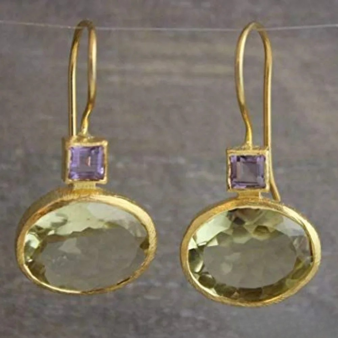 VINTAGE GREEN CRYSTAL GOLD EARRINGS | ELEGANT, TIMELESS JEWELRY