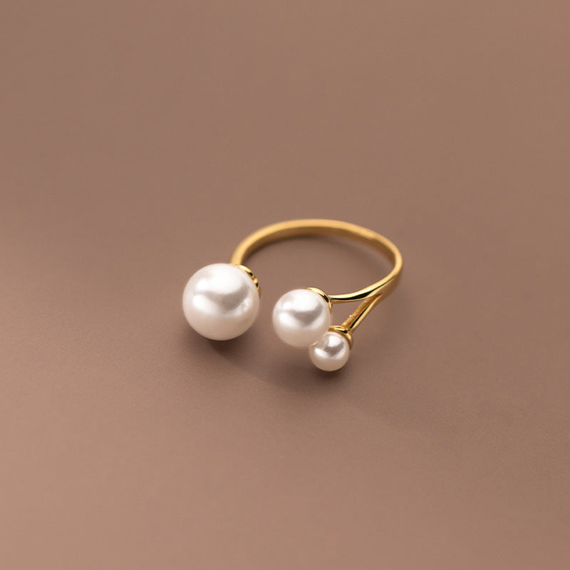ADJUSTABLE TRIANGULAR FRESHWATER PEARL RING | ELEGANT, CUSTOMISABLE DESIGN