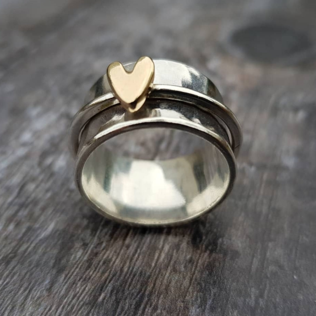 SILVER RING WITH VINTAGE GOLD HEART | ELEGANT, TIMELESS CHARM