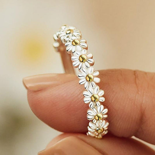 ADJUSTABLE SILVER DAISY RING | ELEGANT HAND ENAMELING