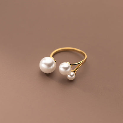 ADJUSTABLE TRIANGULAR FRESHWATER PEARL RING | ELEGANT, CUSTOMISABLE DESIGN