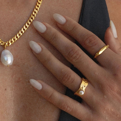 VINTAGE NATURAL GOLD PEARL RING | ELEGANT CLASSIC SHINE