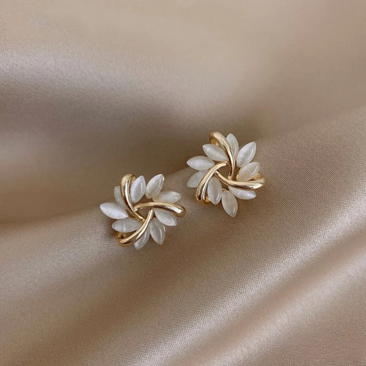 ELEGANT EXQUISITE OPAL PETAL CIRCLE STUD EARRINGS | RADIANT OPAL DETAILS