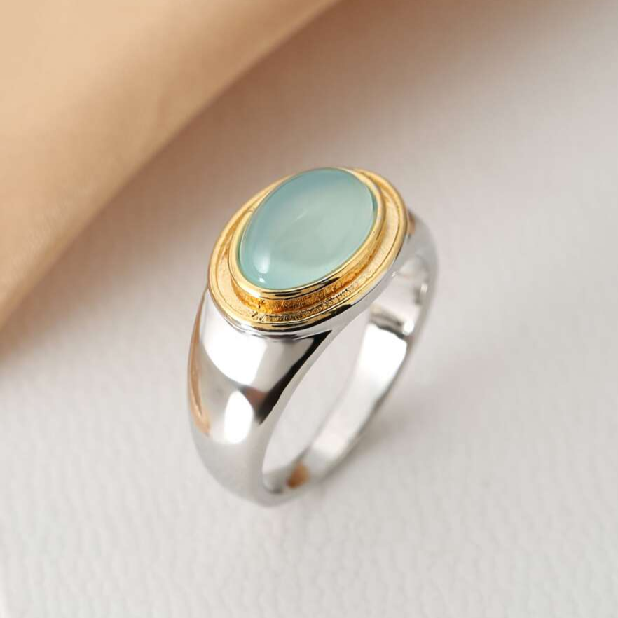 VINTAGE GREEN MOONSTONE RING | ELEGANT DESIGN, UNIQUE JEWELLERY